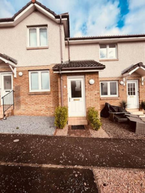 Lovely entire 2 Bedroom apartment